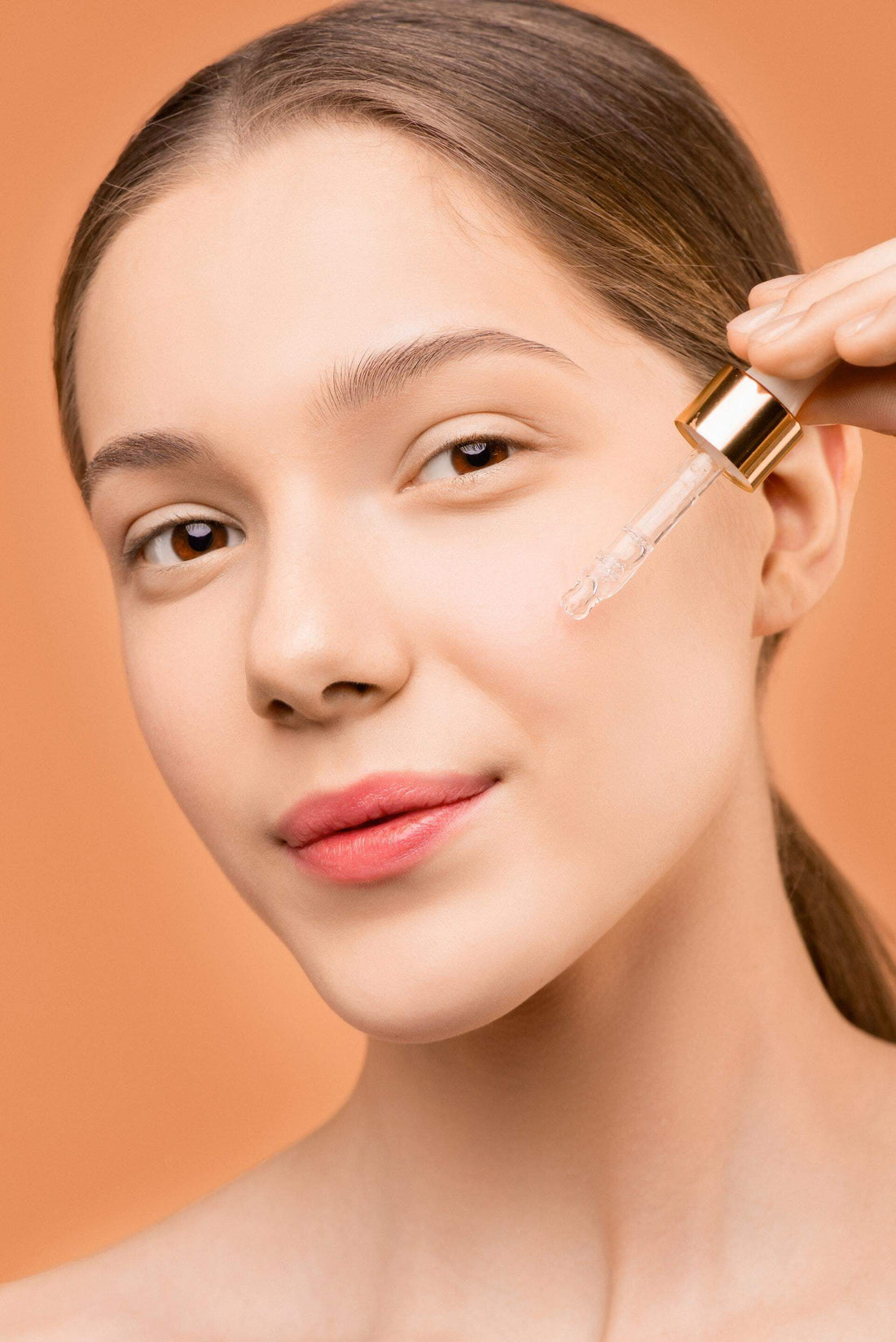 Vitamin Rich, Anti-aging Face Oil application